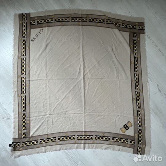 Шарф платок палантин Guess