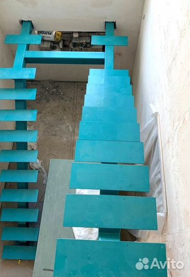 Лестничиный металлокаркас