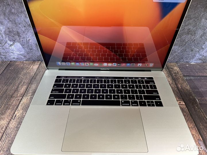 MacBook Pro 15 2017 i7/Radeon 555m 2gb/16gb