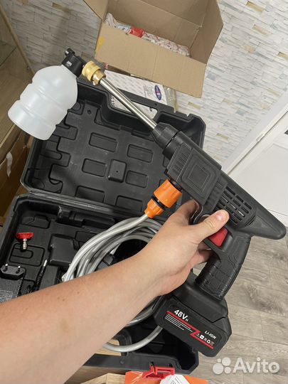 Мойка высокого давления на аккумуляторе