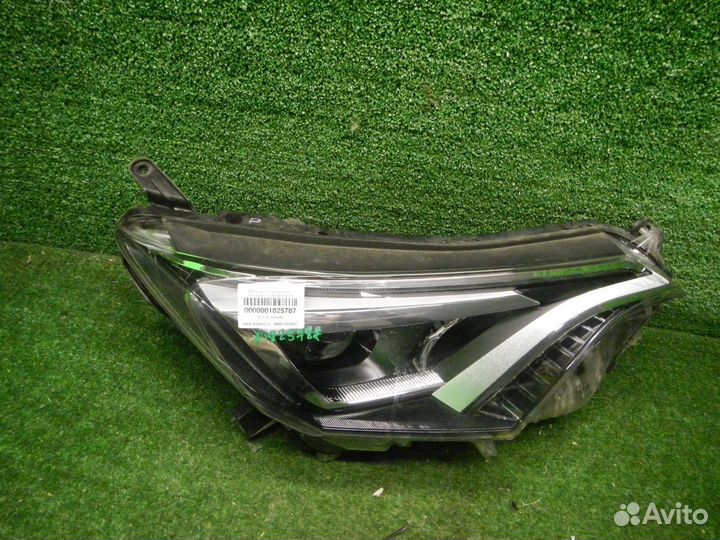 Фара правая Toyota RAV4