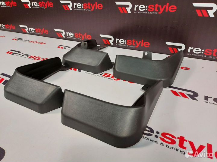 Брызговики Honda Vezel 1м 13-18г Черные T1860