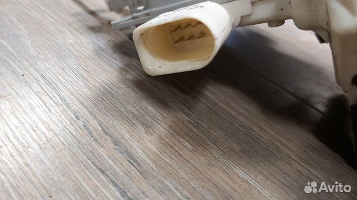 Замок двери задний правый Porsche Cayenne 958 3.6