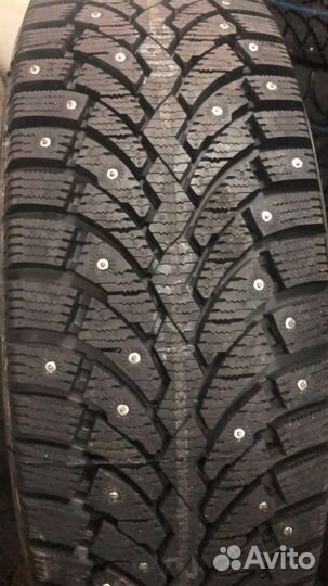 Pirelli Formula Ice 215/65 R16 98T