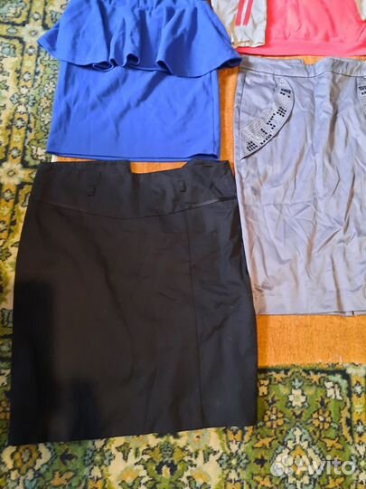 Два пакета вещей,р 44 46 бесплатно один