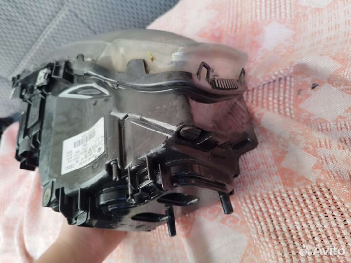 Фара передняя правая на Ауди а8д3