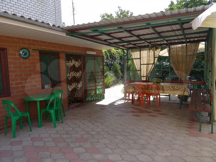 Дом 339,5 м² на участке 8,2 сот.