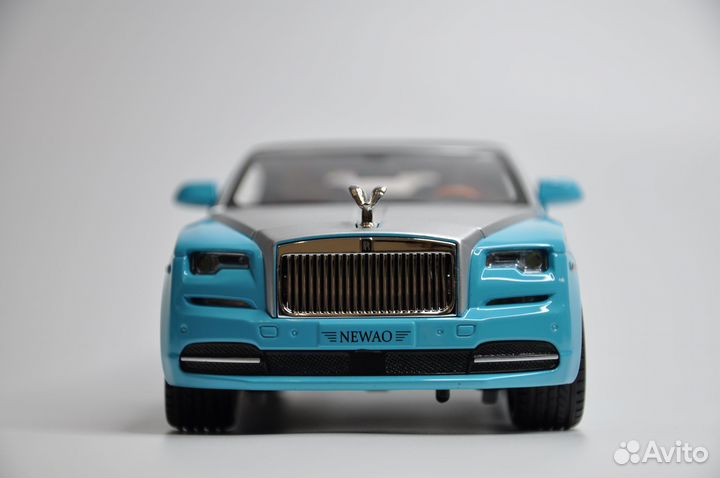 Модель автомобиля Rolls-Royce Dawn металл