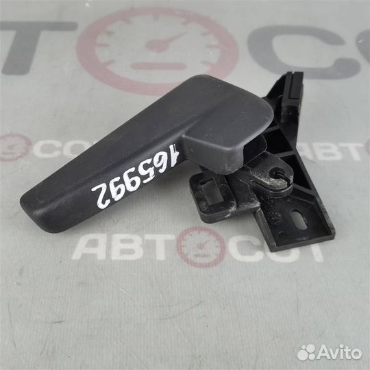 Кронштейн ручки открывания капота VW Tiguan Allsp