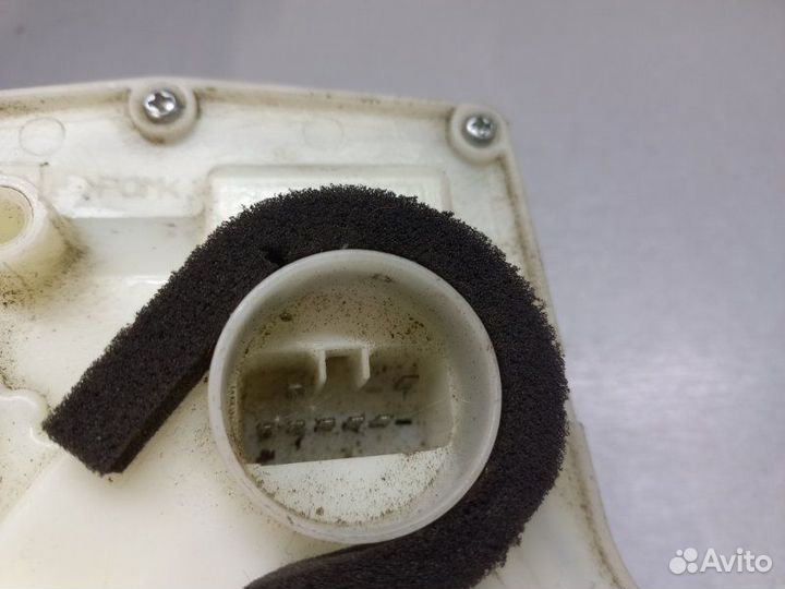 Замок двери передний правый Suzuki Sx4 хэтчбек