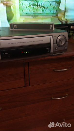 Видеомагнитофон LG BV200W