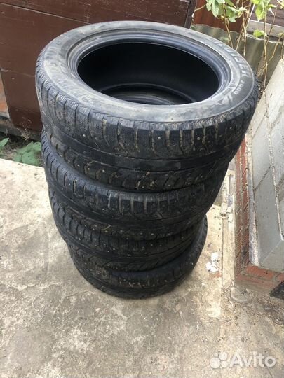 Bridgestone Ice Cruiser 7000 215/55 R16 93T
