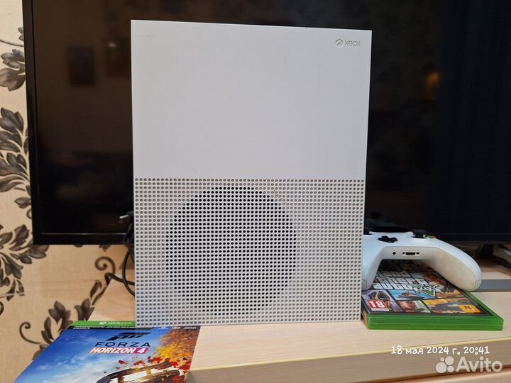 Xbox one s 1tb с играми
