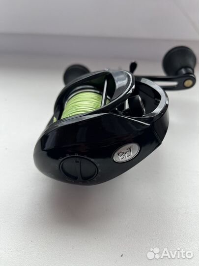 Кастинговый спиннинг с катушкой