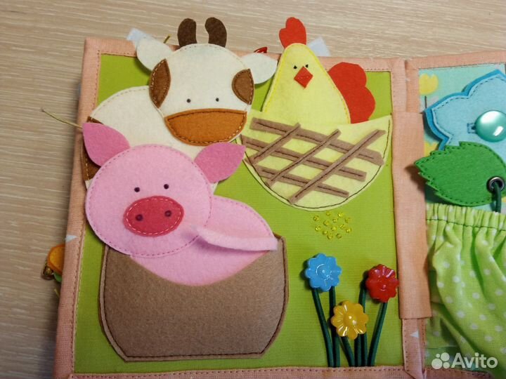 Развивающая книга из фетра и ткани