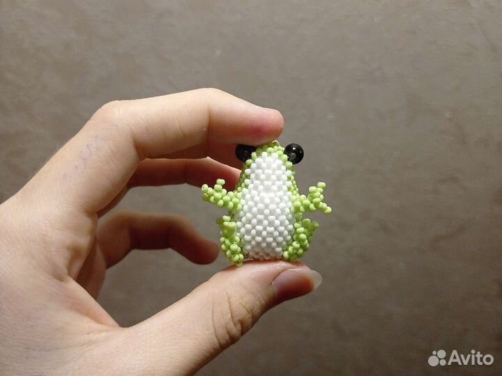 Амигуруми лягушка из бисера