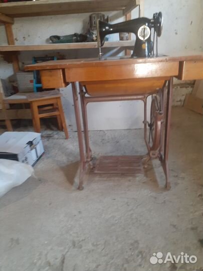 Швейная машина подольская