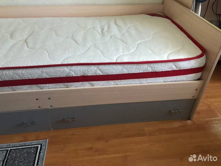 Кровать