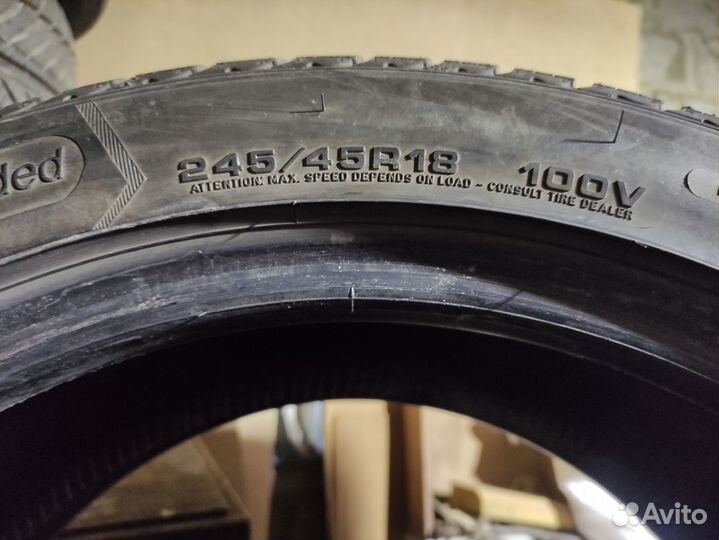 Goodyear UltraGrip 8 Performance 245/45 R18 100V