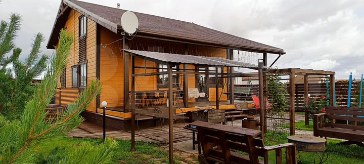 Коттедж 190 м² на участке 7 сот.