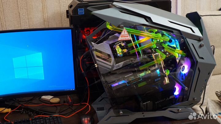 Игровой компьютер / Кастомное водяное охлаждение