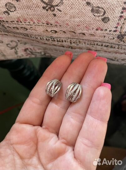 Серебряные серьги с фианитами