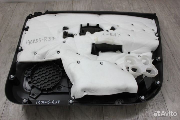 Обшивка двери передней левой xray Х Рей