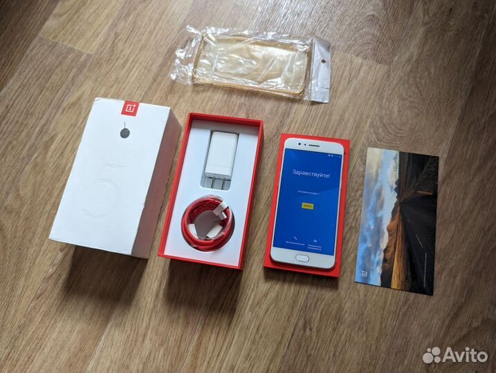 OnePlus 5, 6/64 ГБ