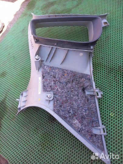 Накладка багажника правая Volkswagen Tiguan clja