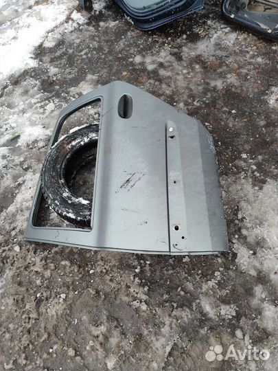 Задняя левая дверь Renault Symbol 2