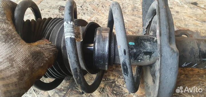 Амортизатор передний левый Opel Corsa D 2006-2015