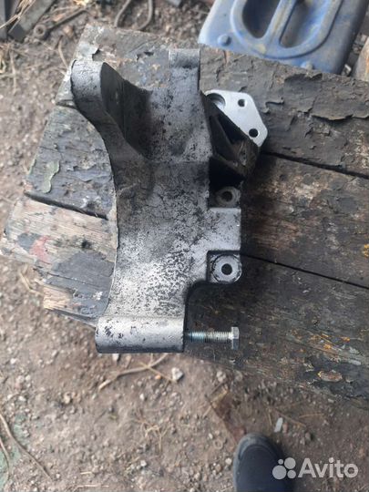 Кронштейн компрессора кондиционера матиз