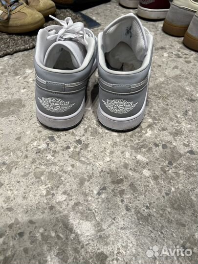 Nike air jordan 1 low wolf grey