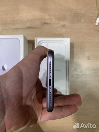 iPhone 11, 64 ГБ
