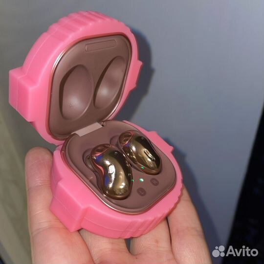 Чехол для наушников Samsung Galaxy Buds Live