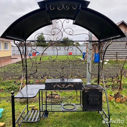 Мангал с крышей