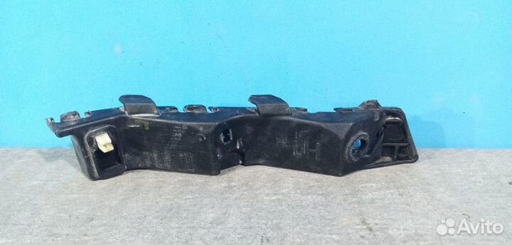 Кронштейн переднего бампера левый Kia Sportage 4