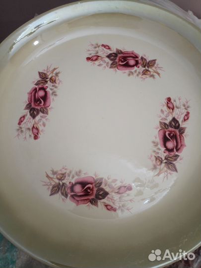 2 блюда диаметром 30 см очень красивые