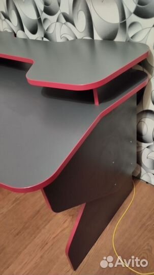 Компьютерный стол игровой