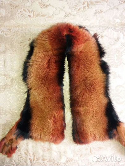 Песцовый воротник и мутоновый берет