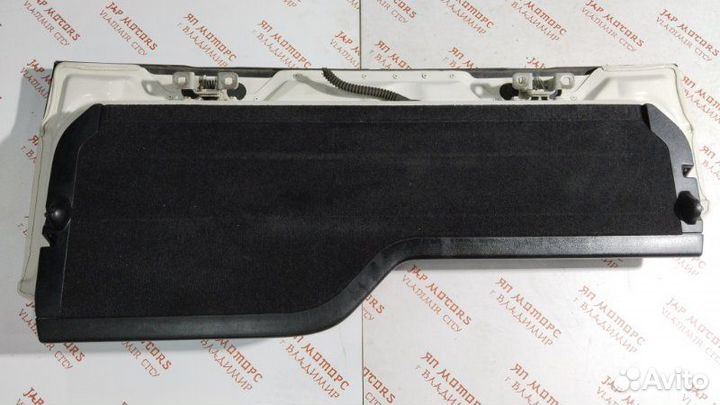 Откидной борт багажника Land Rover Discovery 3