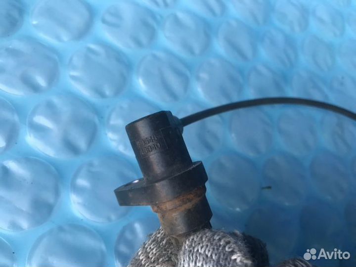 Датчик abs задний левый Toyota Highlander XU40