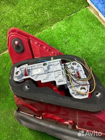 Фонарь задний левый Mercedes-Benz C-Class W204