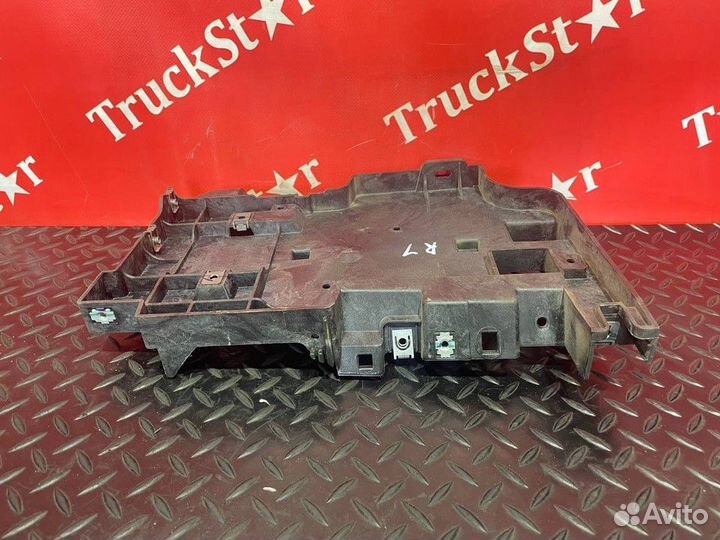 Кронштейн крепления короба Renault T