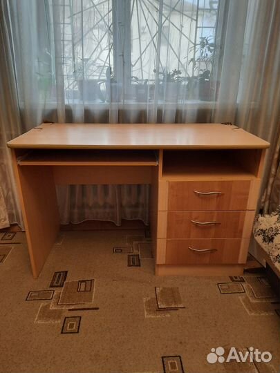 Стол письменный б/у