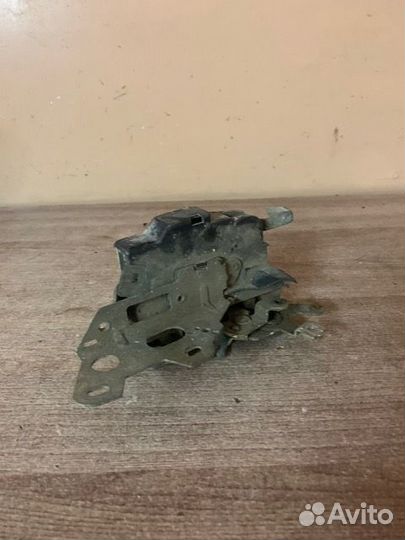 Замок задний правый BMW 5-серия E34