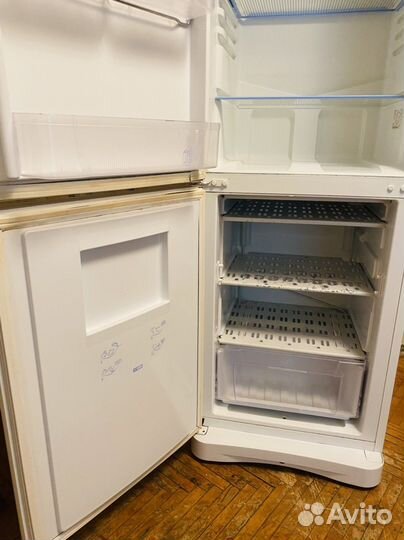 Холодильник + микроволновка