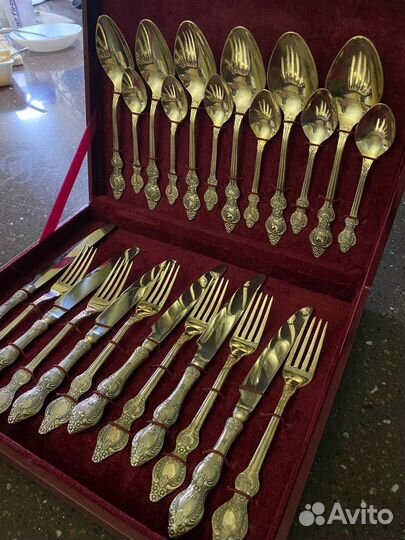 Набор столовых приборов из серебра