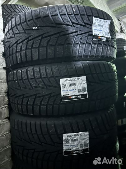 Hankook Winter I'Cept X RW10 255/45 R20 101T