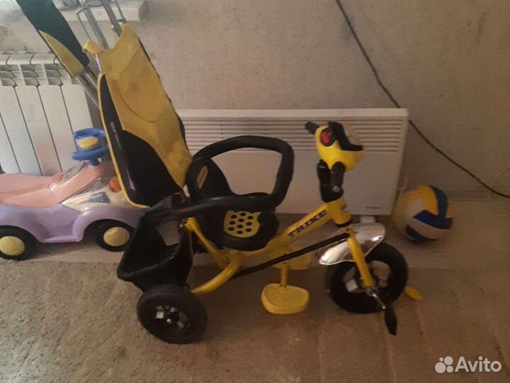 Детский велосипед с родительской ручкой